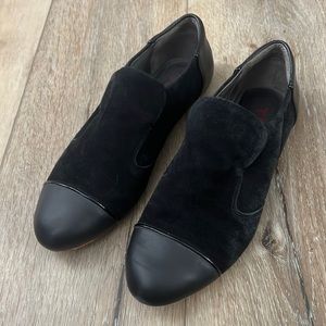 TSUBO Ravyn Black Suede & leather flats